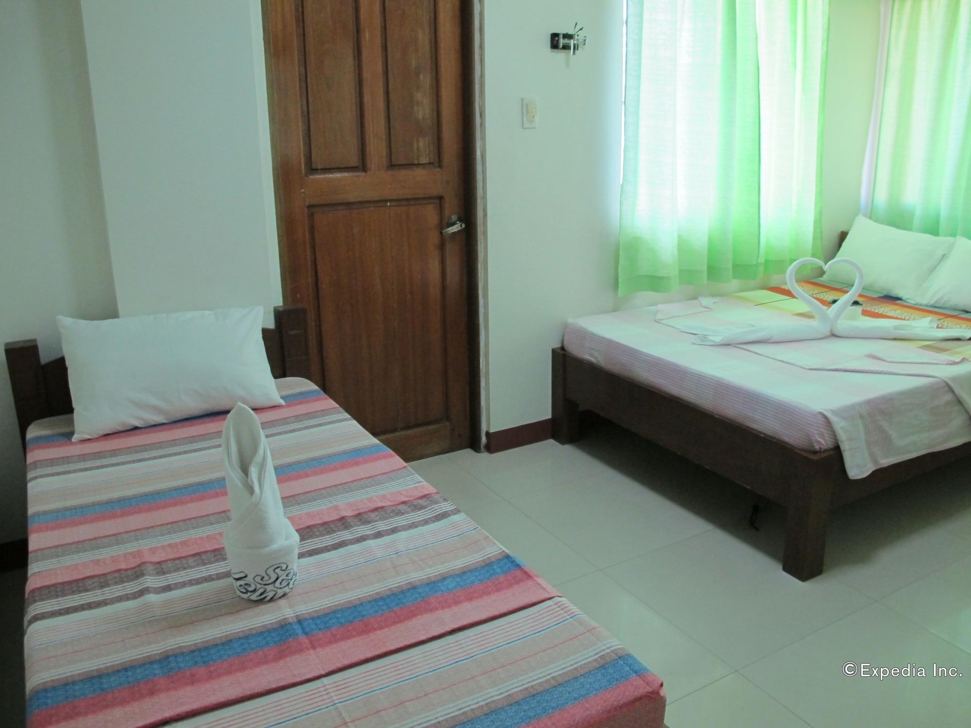 Sea Jewel Beach Resort Puerto Galera Esterno foto