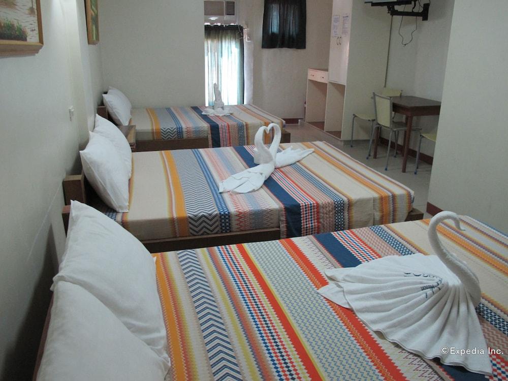 Sea Jewel Beach Resort Puerto Galera Esterno foto